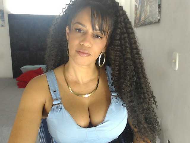 karlie-hot live cam on BongaCams
