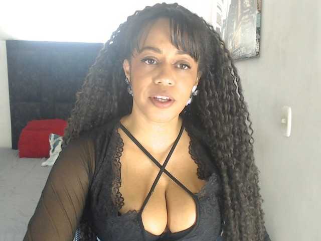 karlie-hot live cam on BongaCams