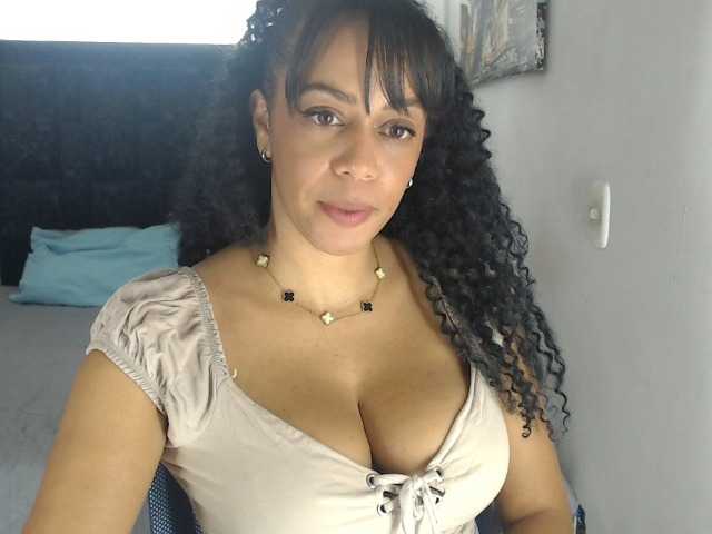 karlie-hot live cam on BongaCams