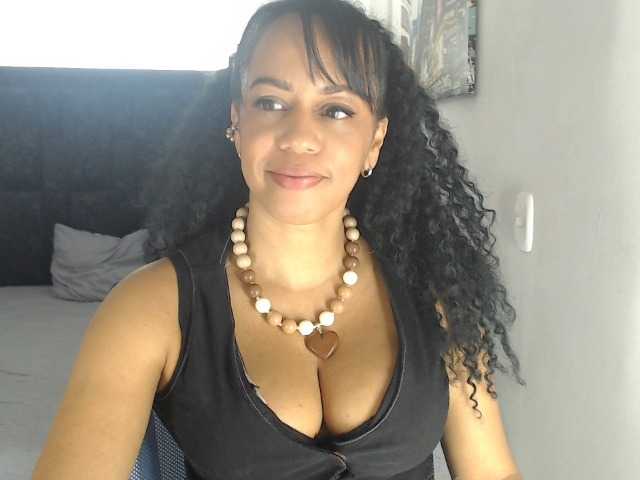 karlie-hot live cam on BongaCams