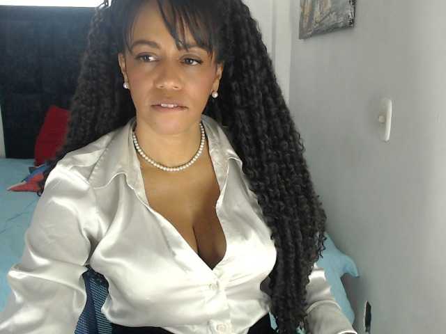 karlie-hot live cam on BongaCams