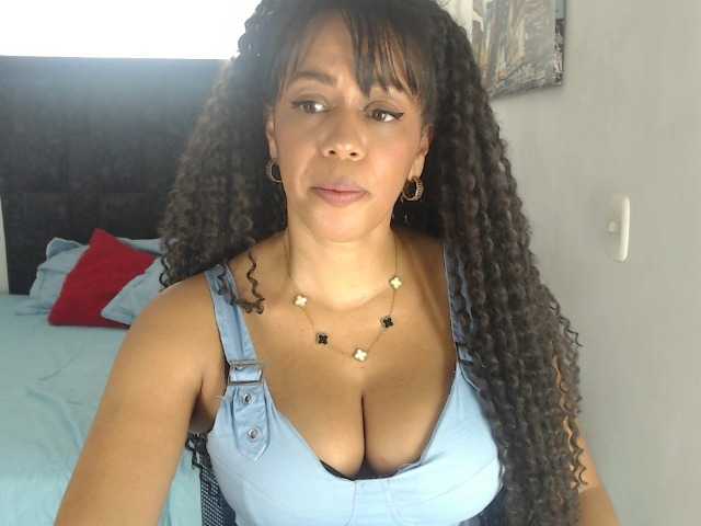 karlie-hot live cam on BongaCams
