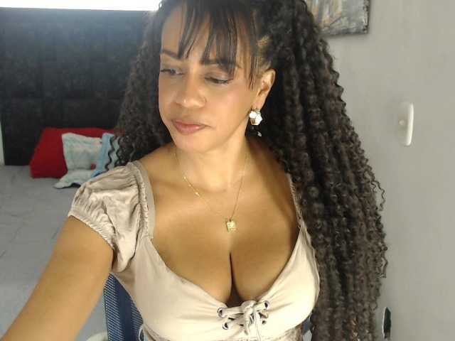karlie-hot live cam on BongaCams