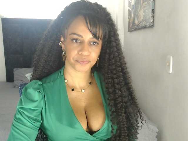 karlie-hot live cam on BongaCams