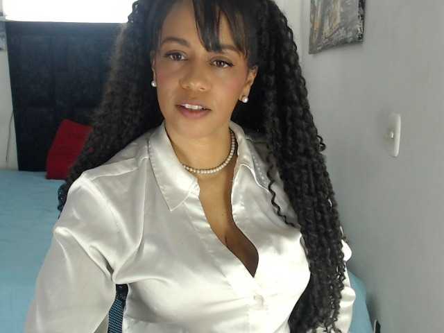 karlie-hot live cam on BongaCams