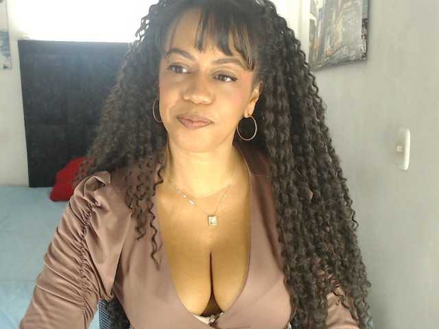 karlie-hot live cam on BongaCams