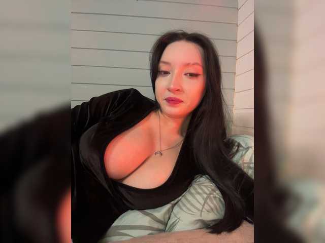 WeQueen- live cam preview