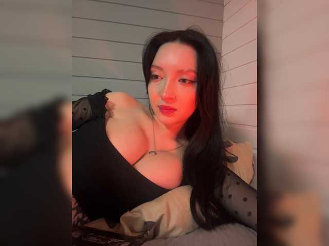 le modèle Sonyya- est en webcam porno dans un show sur le site bongacams, il possède les tags suivants: White/Caucasian,Brunette,Shaved
