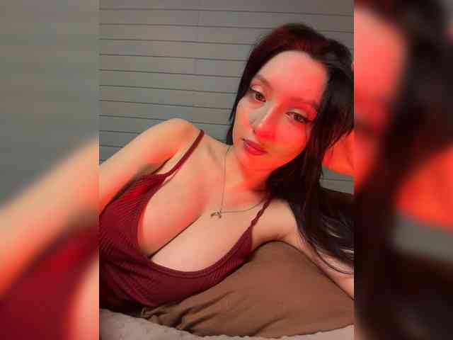 WeQueen- Sex Cam Show