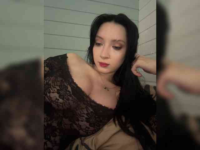 free chat now WeQueen-
