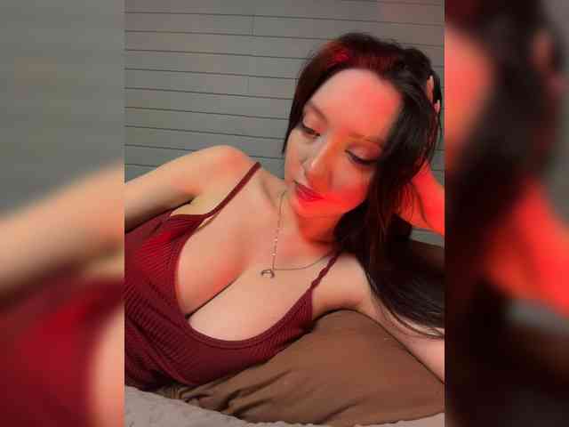 WeQueen- Sex Cam Show