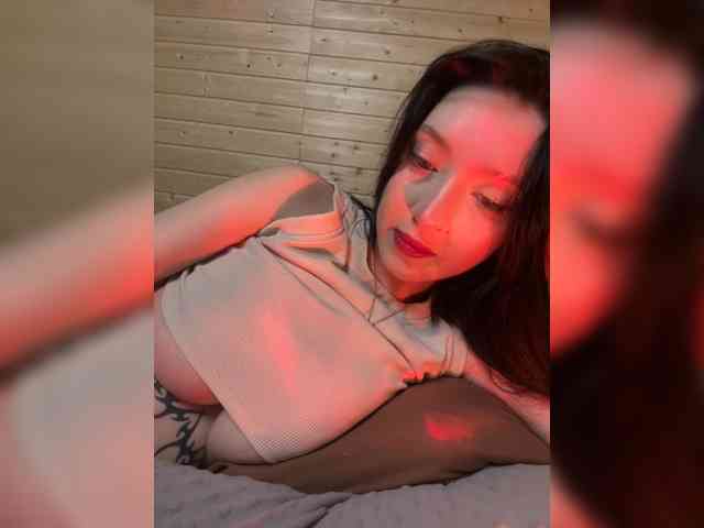 WeQueen- Sex Cam Show