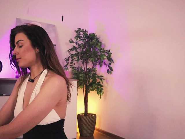 MissLullu live cam on BongaCams