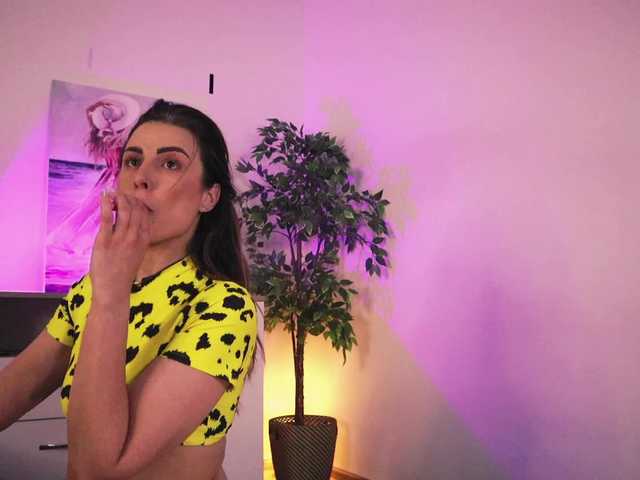 MissLullu live cam on BongaCams