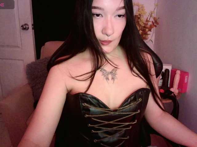 ThiaraDior live cam on BongaCams