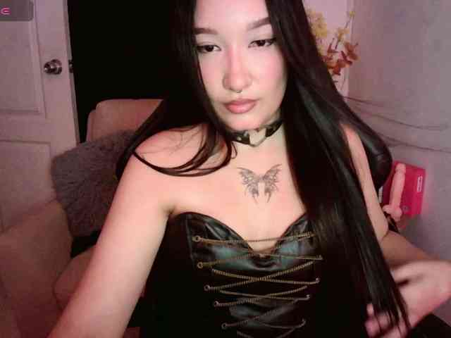 ThiaraDior webcam