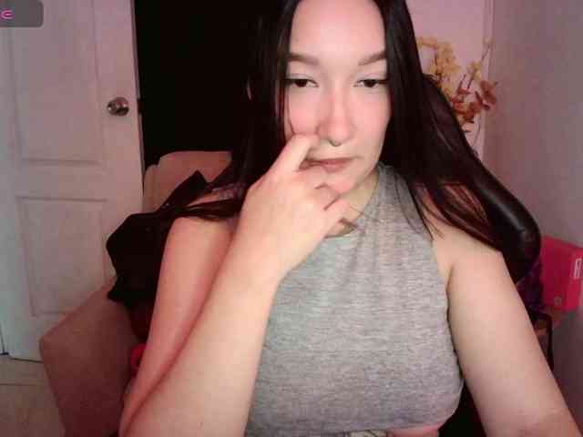 ThiaraDior webcam
