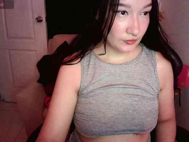 ThiaraDior webcam