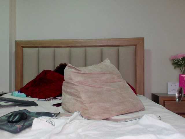 CaitlynLian, live now on BongaCams
