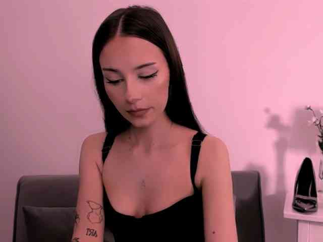 Model: EmilyDirty
