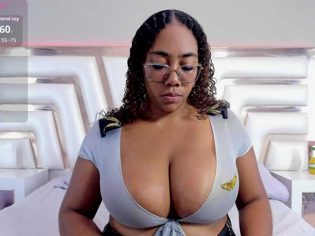Aisharodgers live cam on BongaCams