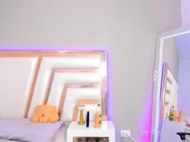 Aisharodgers live cam on BongaCams