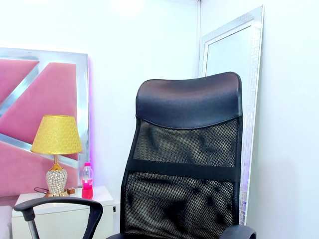 Aisharodgers live cam on BongaCams