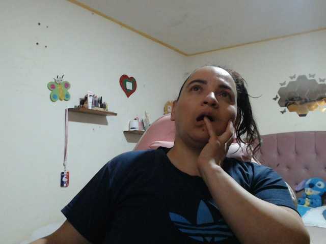 miaabrownn2 live cam on BongaCams