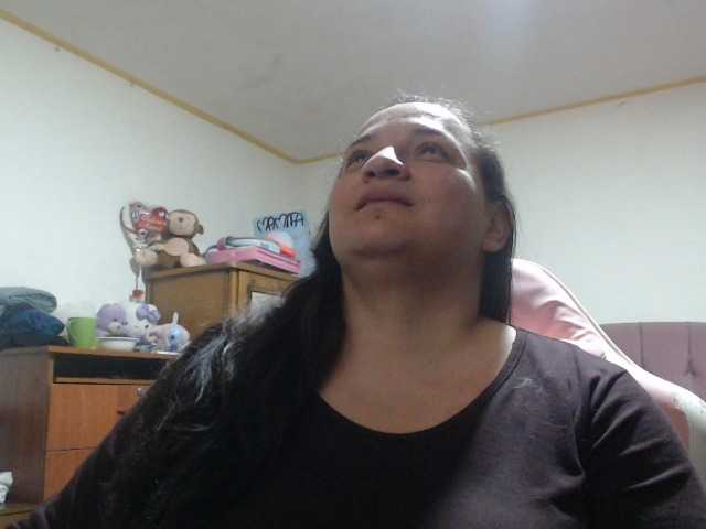 miaabrownn2 live cam on BongaCams