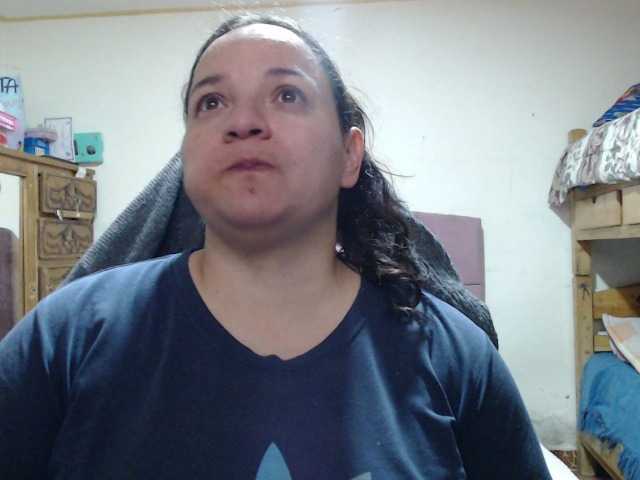 miaabrownn2 live cam on BongaCams