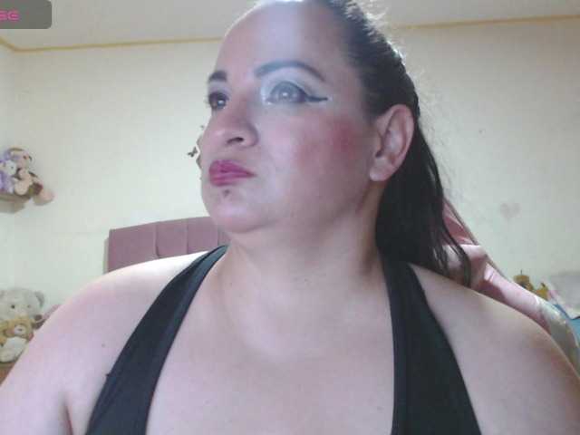 miaabrownn2 live cam on BongaCams