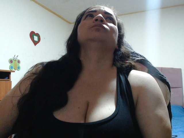 miaabrownn2 live cam on BongaCams