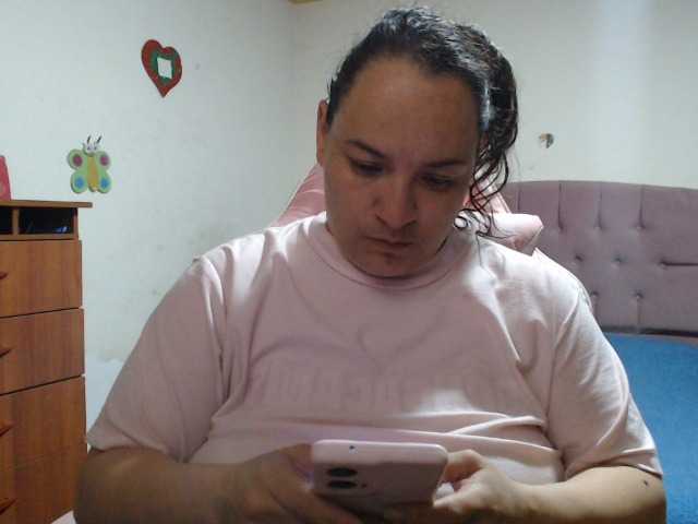 miaabrownn2 live cam on BongaCams