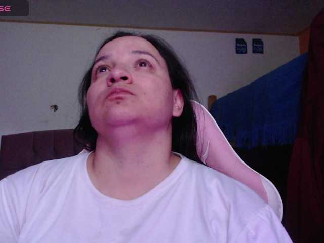 miaabrownn2's BongaCams show and profile