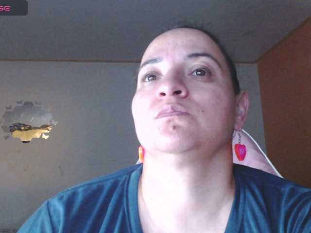 miaabrownn2 live cam on BongaCams