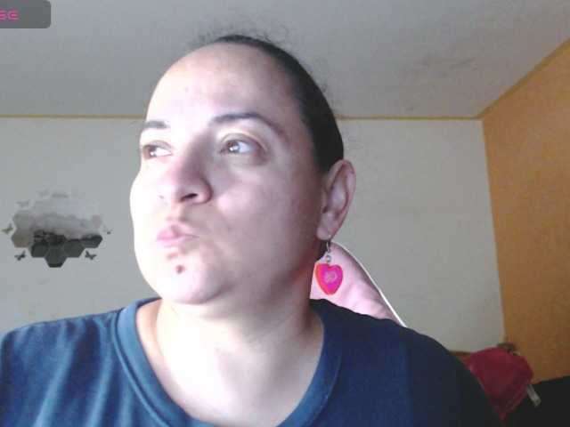 miaabrownn2 live cam preview