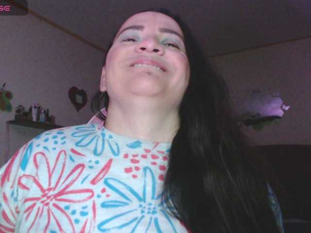 miaabrownn2 live cam on BongaCams