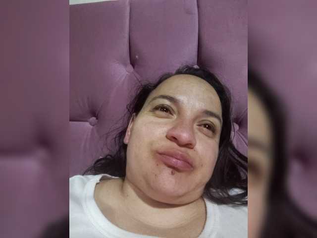 miaabrownn2 Live Cam on BongaCams