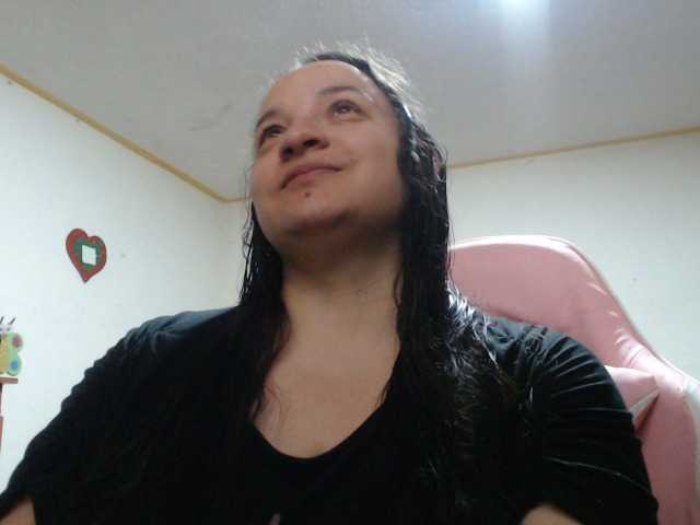 miaabrownn2 live cam on BongaCams
