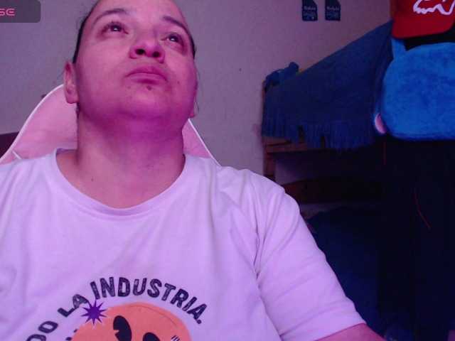 miaabrownn2's BongaCams show and profile