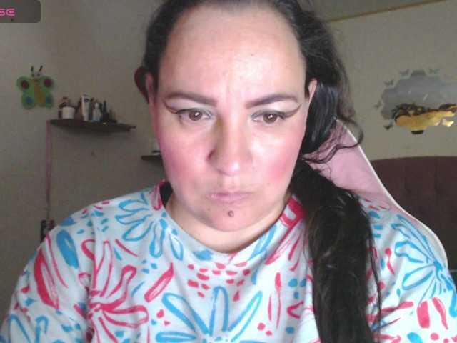 miaabrownn2 live cam on BongaCams