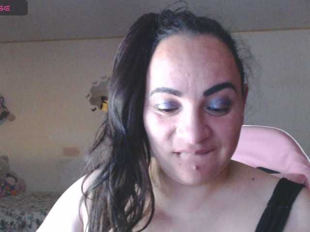 miaabrownn2 live cam on BongaCams