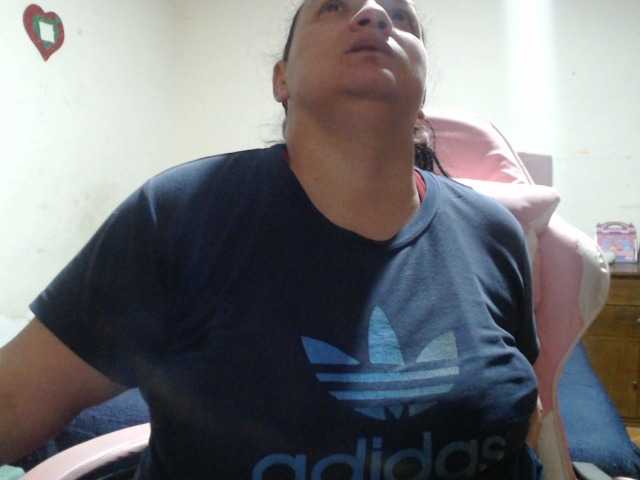 miaabrownn2 live cam on BongaCams