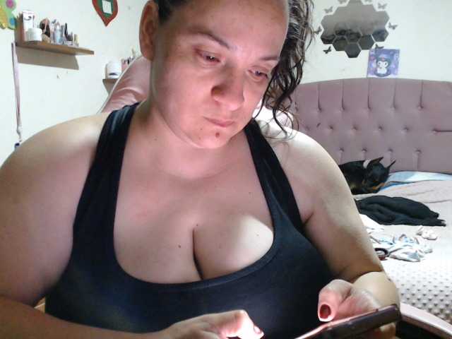 miaabrownn2 live cam on BongaCams