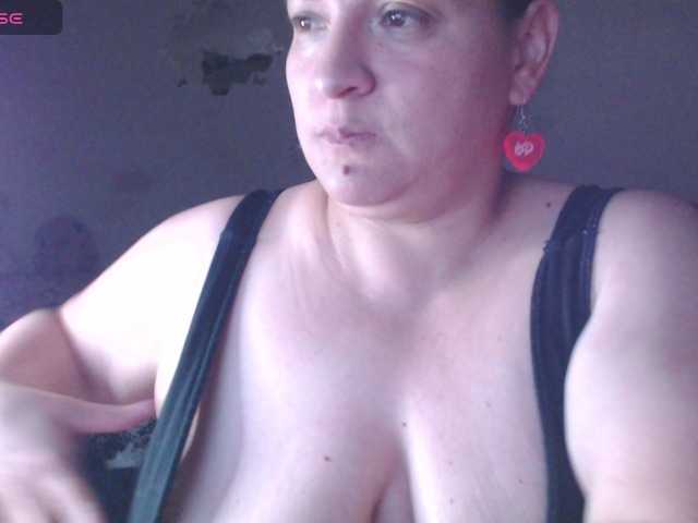 miaabrownn2 live cam on BongaCams