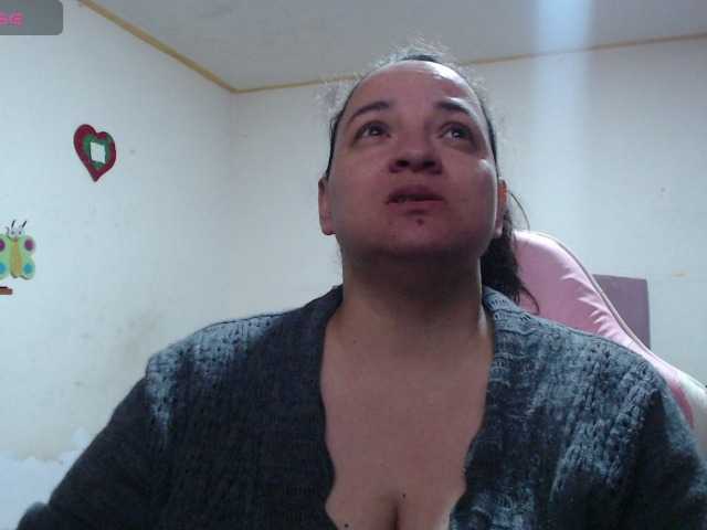 miaabrownn2 live cam on BongaCams