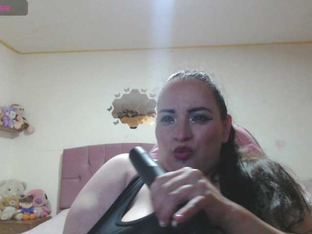 miaabrownn2 live cam on BongaCams