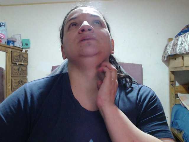 miaabrownn2 live cam on BongaCams