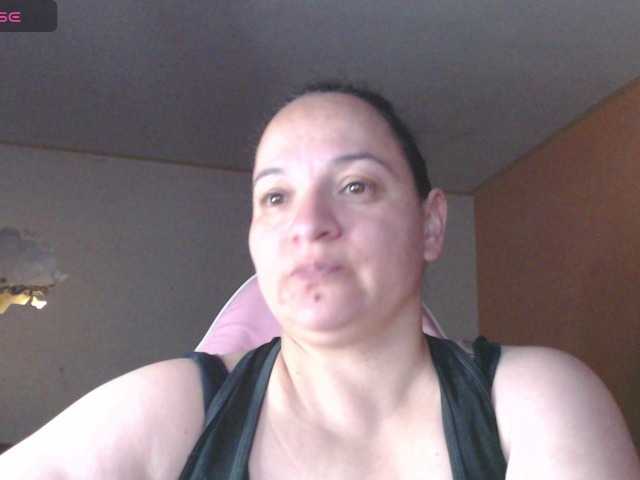 miaabrownn2 live cam on BongaCams