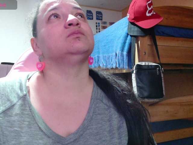 miaabrownn2's BongaCams show and profile